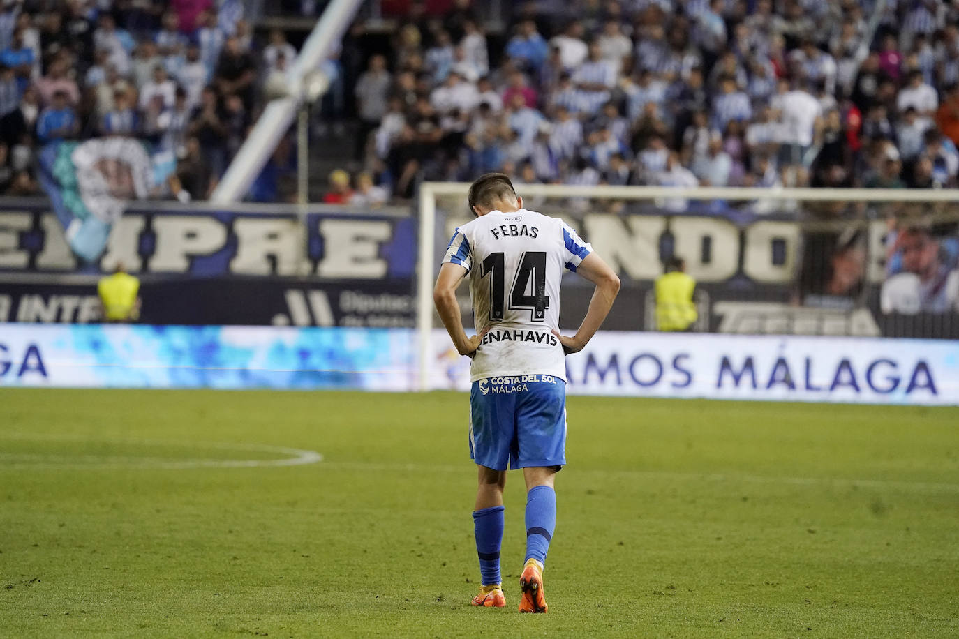 El Málaga pierde con el Burgos en La Rosaleda (0-1). 