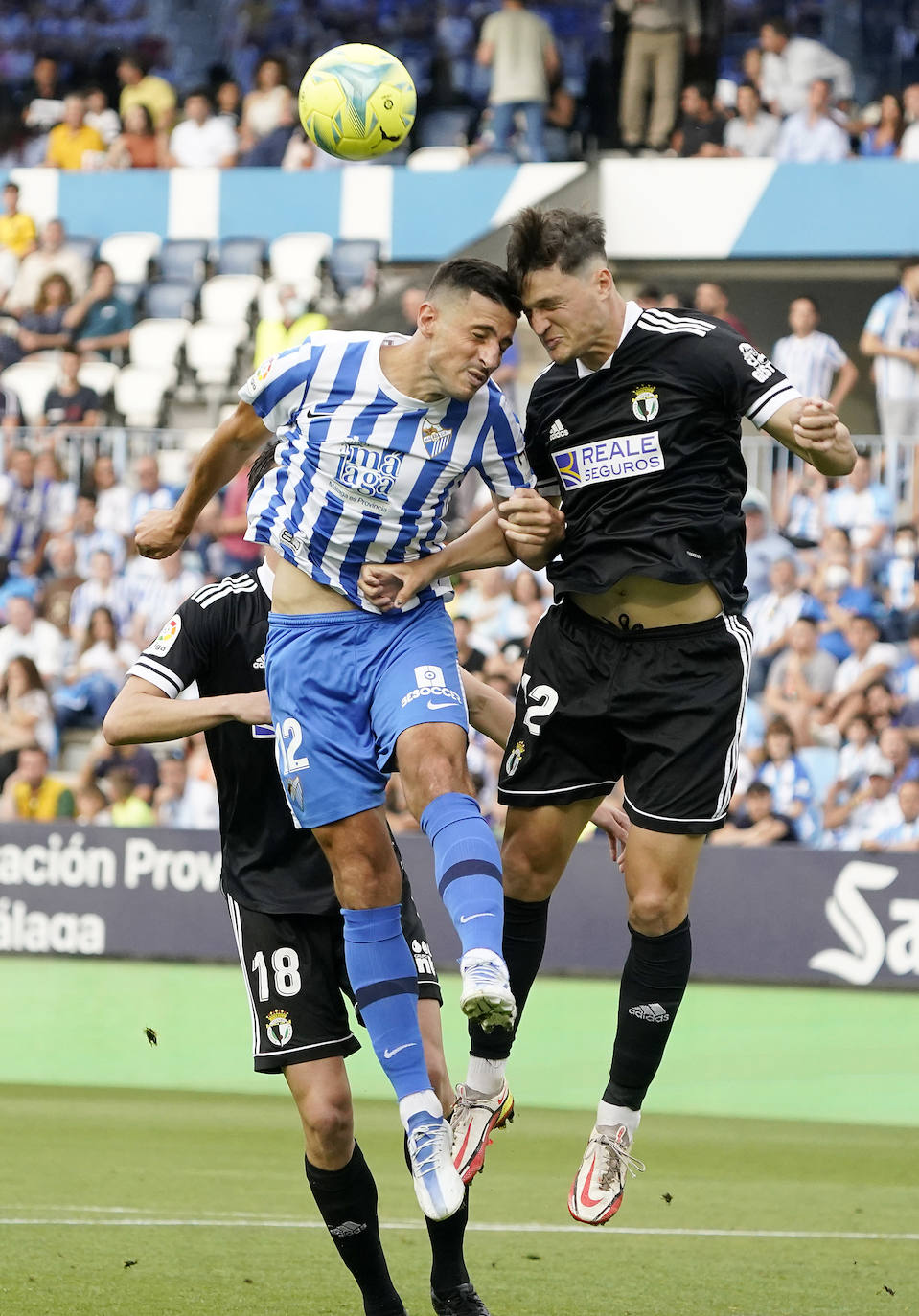 El Málaga pierde con el Burgos en La Rosaleda. 