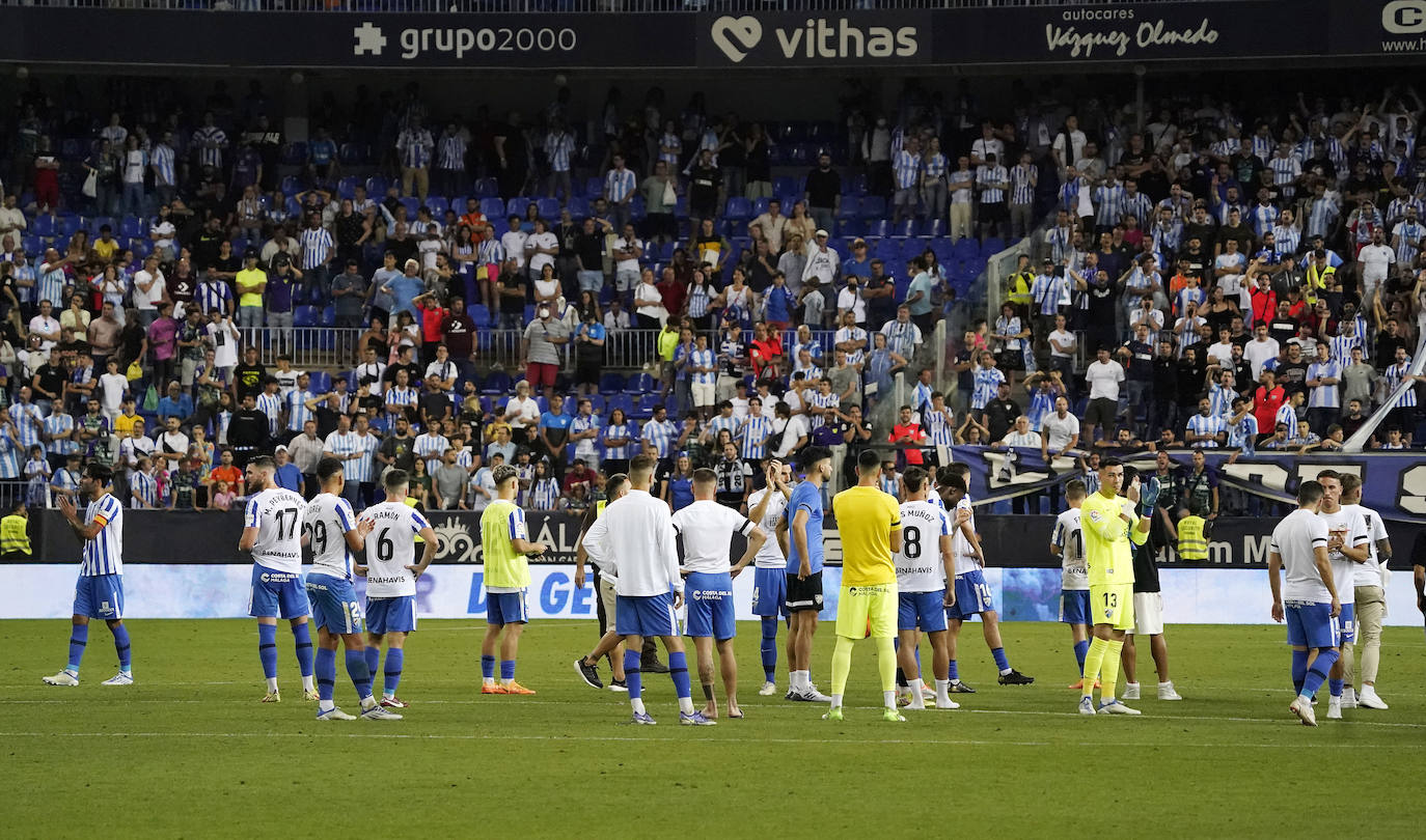 El Málaga pierde con el Burgos en La Rosaleda (0-1). 