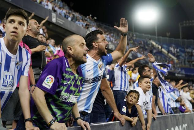 El Málaga pierde con el Burgos en La Rosaleda. 