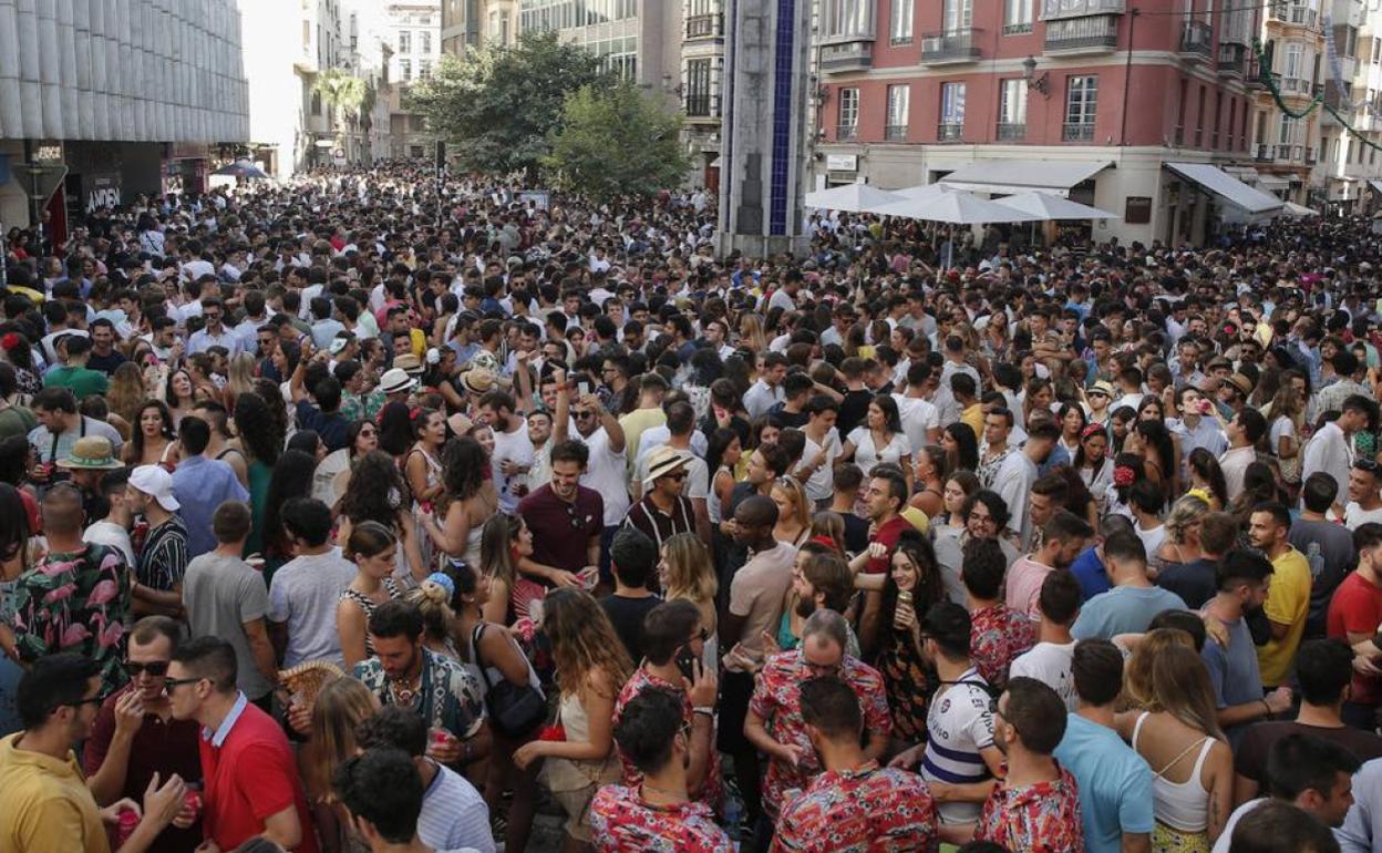 La prohibición podría ser desde la hora de cierre de la feria del Centro, las seis de la tarde en 2019; o se trabaja adelantarlo a las cinco de la tarde.