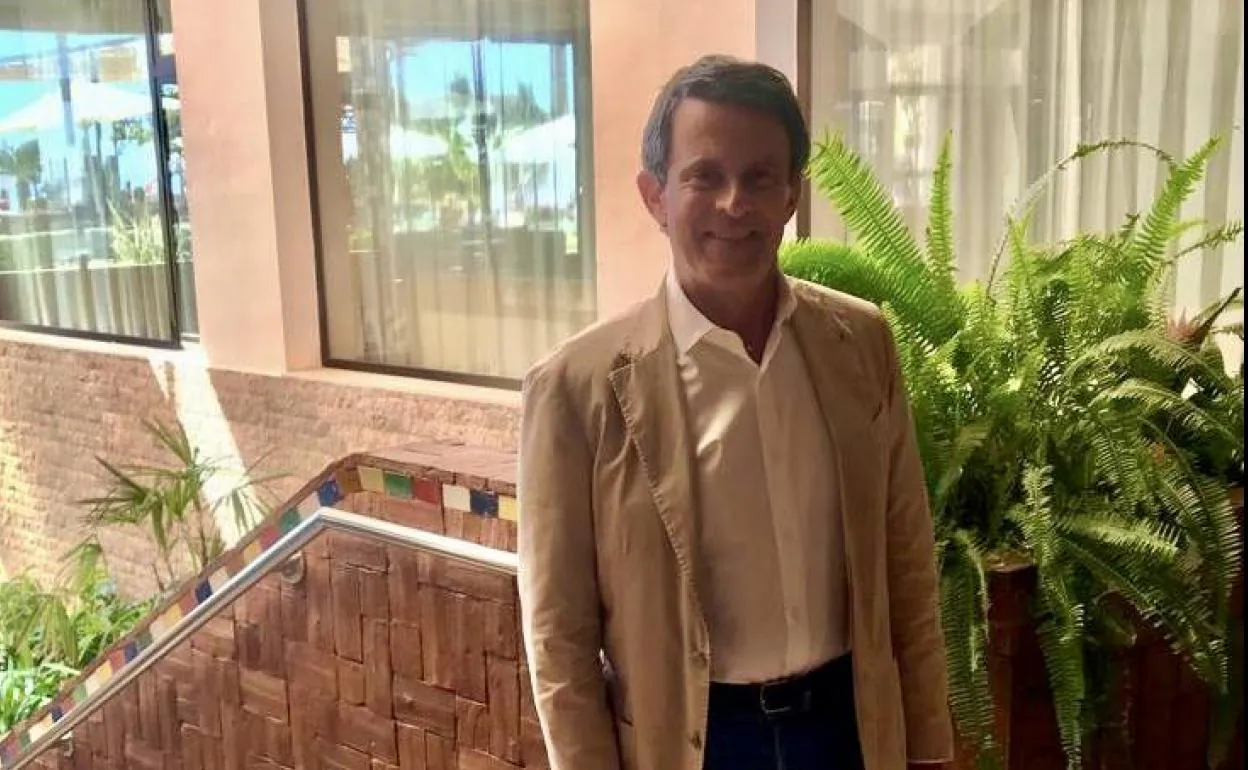 Manuel Valls, en el hotel Amaragua de La Carihuela, donde desayunó antes del mitin que dio en Benalmádena.