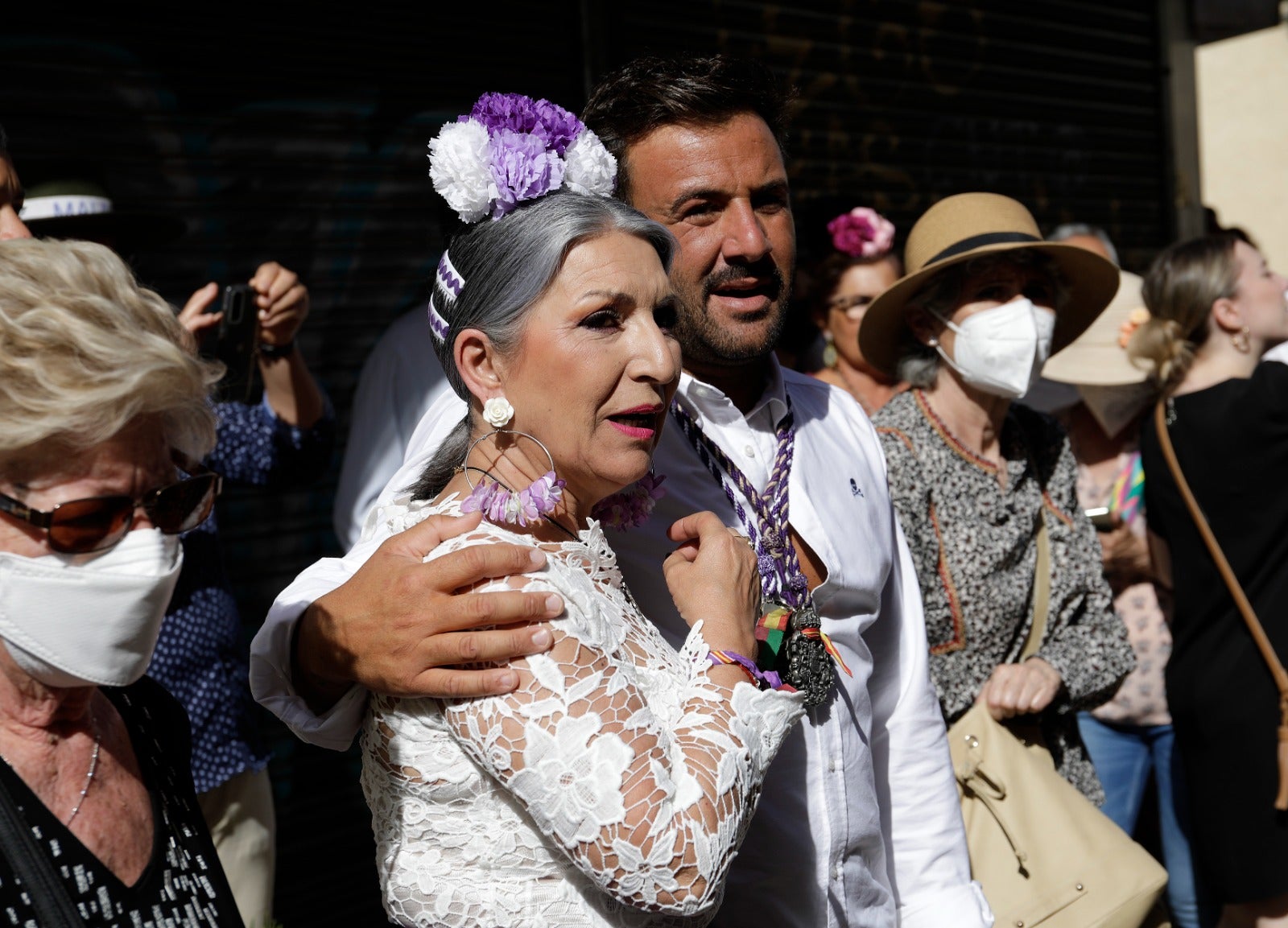 Los romeros han emprendido la marcha hacia Huelva este sábado 28 de mayo tras la misa oficiada a las 8.00 horas en la parroquia de la Santísima Trinidad, templo donde se encuentra establecida la corporación desde 2019.