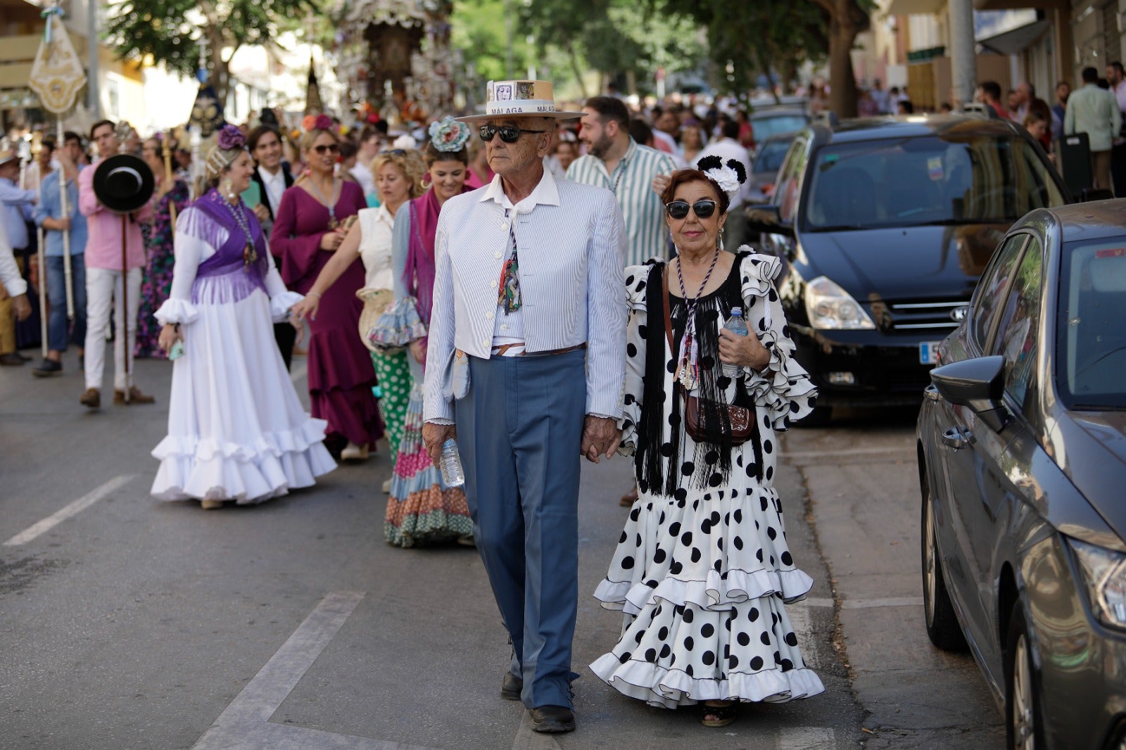 Los romeros han emprendido la marcha hacia Huelva este sábado 28 de mayo tras la misa oficiada a las 8.00 horas en la parroquia de la Santísima Trinidad, templo donde se encuentra establecida la corporación desde 2019.
