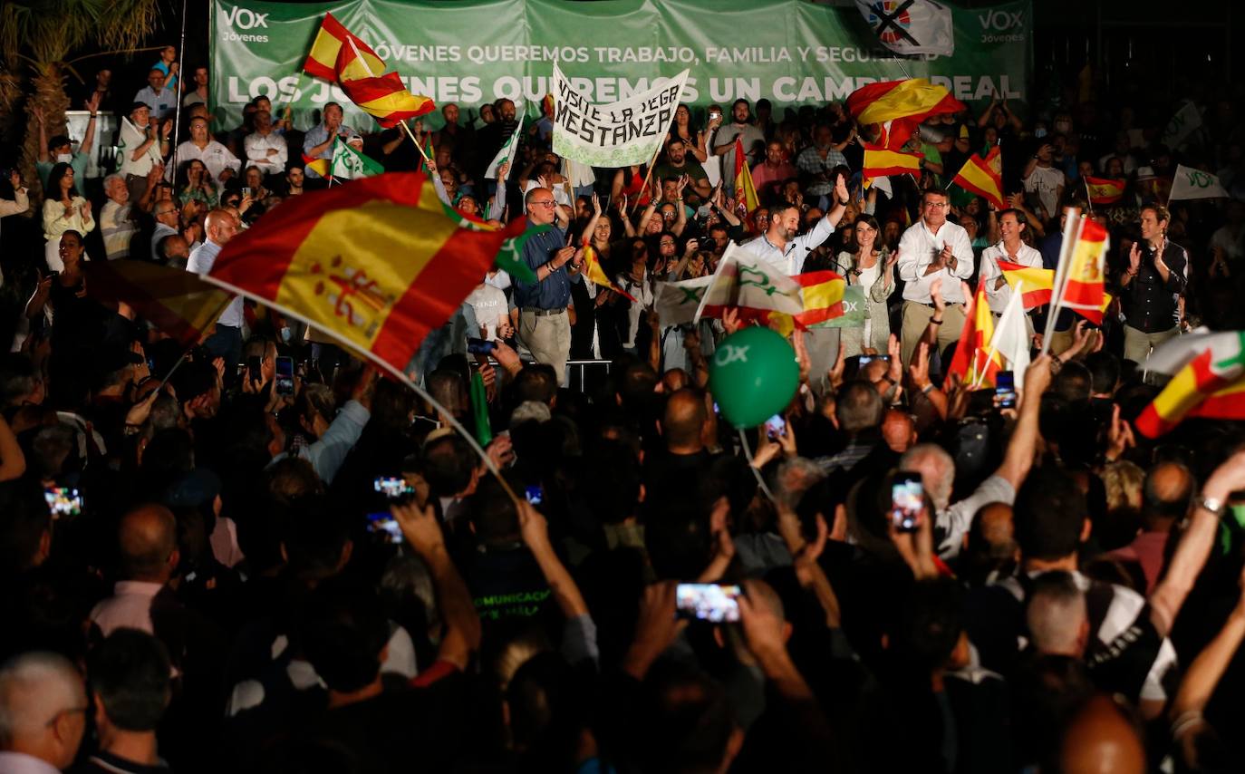 Vox congregó a sus simpatizantes en Muelle Uno. 