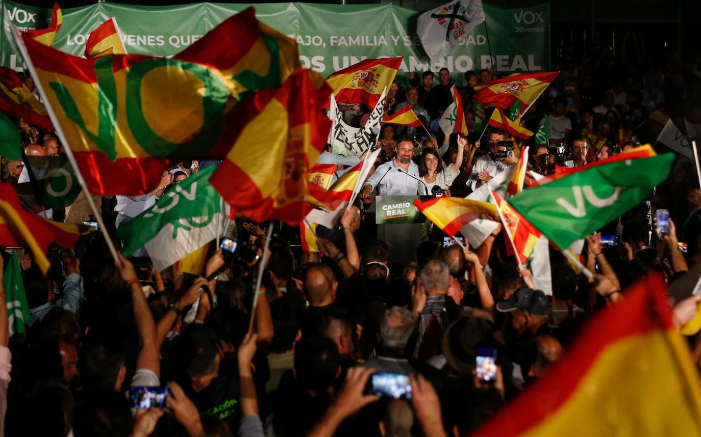 Vox congregó a sus simpatizantes en Muelle Uno. 