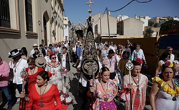 Rocieros por el barrio de la Trinidad. 