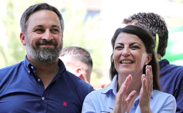 Abascal, este sábado en Granada con Macarena Olona. 