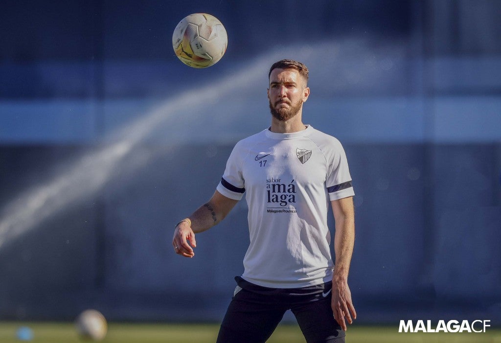 El jugador del Málaga, Peybernes, durante un entrenamiento.