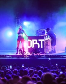 Imagen secundaria 2 - Una joven ataviada para la ocasión, Rocío Saiz y Delaporte. 