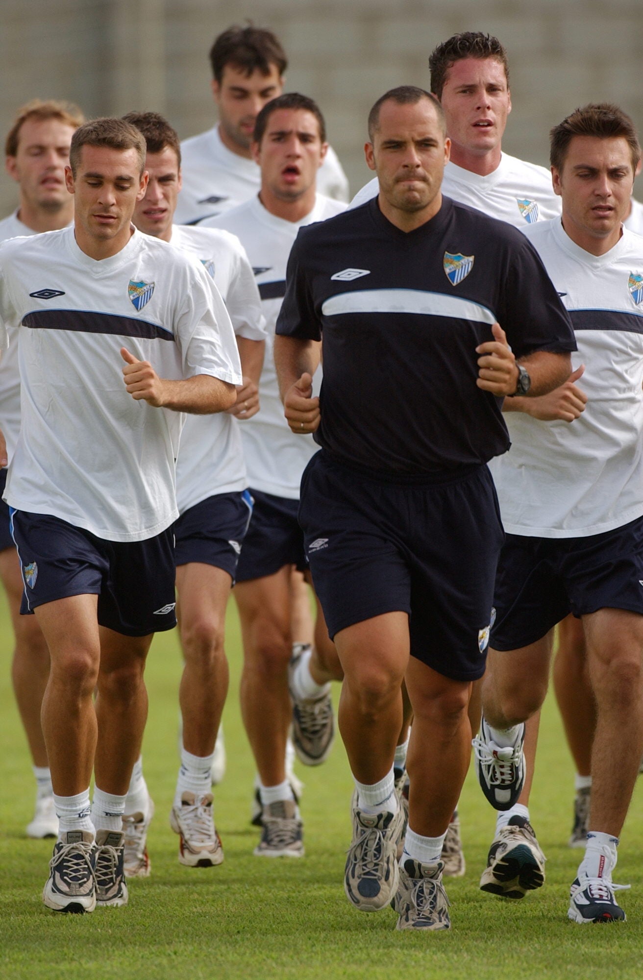 El pasado malaguista del preparador físico Marcos Álvarez, en fotos. El técnico que pretende traer de vuelta el club blanquiazul para sumarse al equipo de trabajo de Guede es un viejo conocido en La Rosaleda y dejó huella en su primera etapa en el Málaga junto a Juande Ramos y Muñiz en la temporada 03-04.