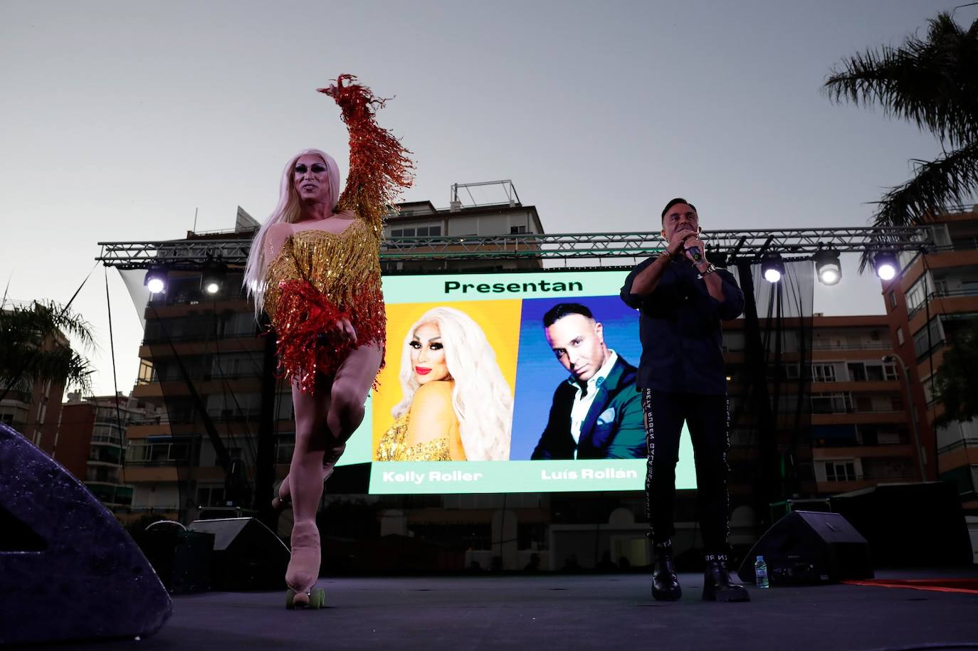 Ambiente festivo y reivindicativo en el Orgullo de Torremolinos 