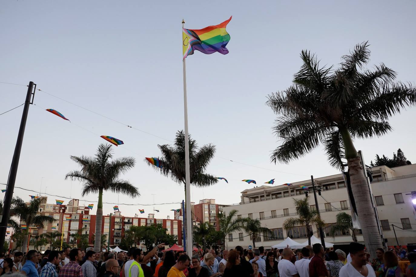 Ambiente festivo y reivindicativo en el Orgullo de Torremolinos 