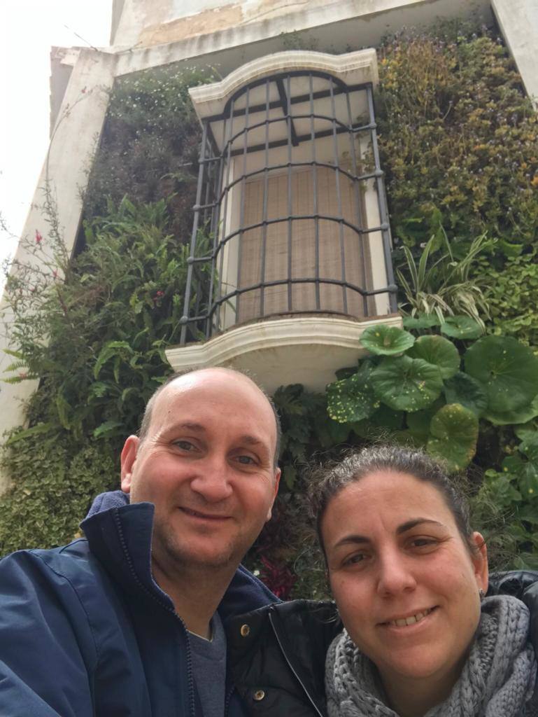 Rocío Raya, junto a su marido Paco, cuatro meses después del trasplante de hígado