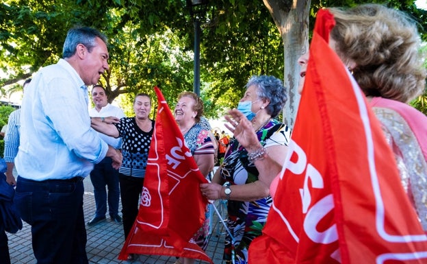 Espadas se reunión con militantes este miércoles