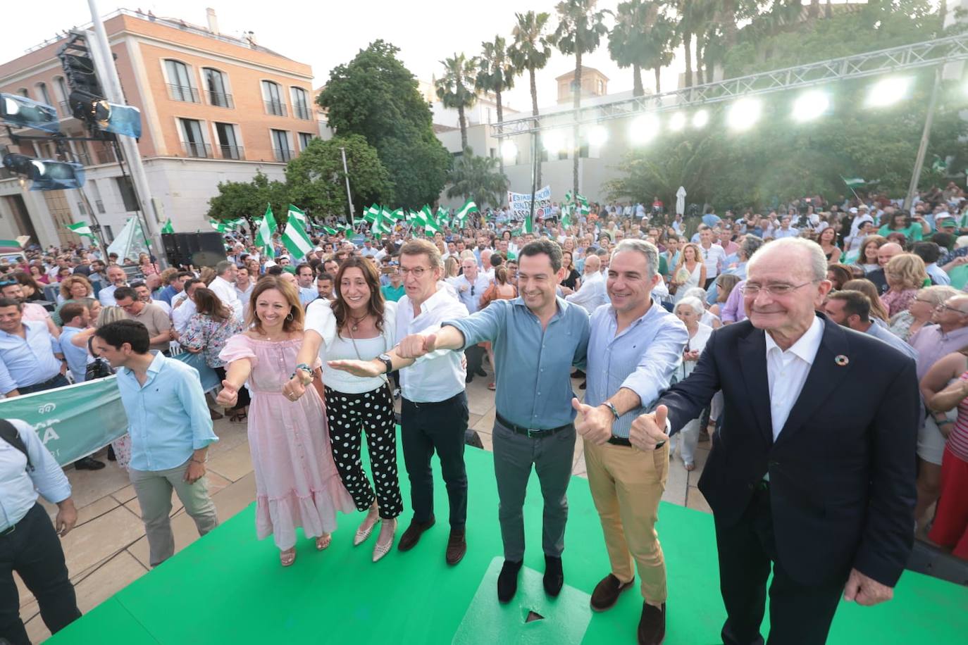 El PP celebró su mítin central en Málaga en la calle Alcazabilla. 