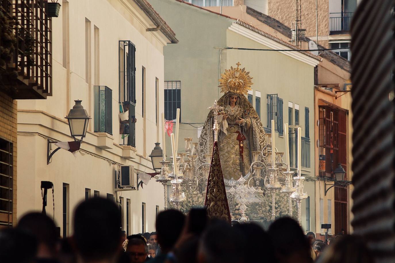 La Virgen de la Trinidad, por las calles de su barrio. 