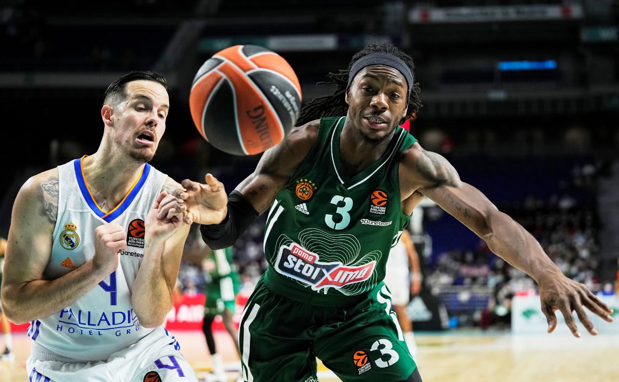 Kendrick Perry, con la camiseta del Panathinaikos, en un partido esta temporada ante el Real Madrid. 