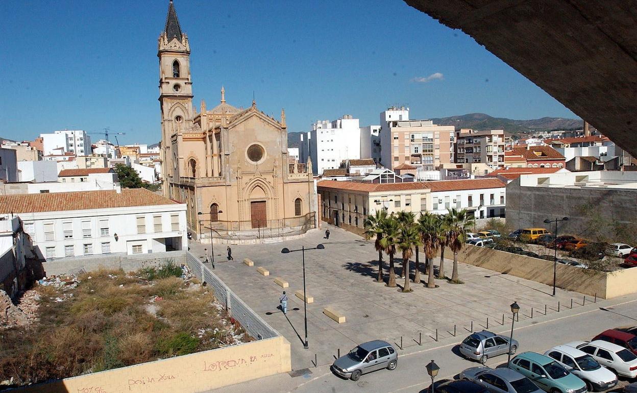 A la izquierda de la imagen, solar que la cofradía ha pedido a la Junta para su casa hermandad. 