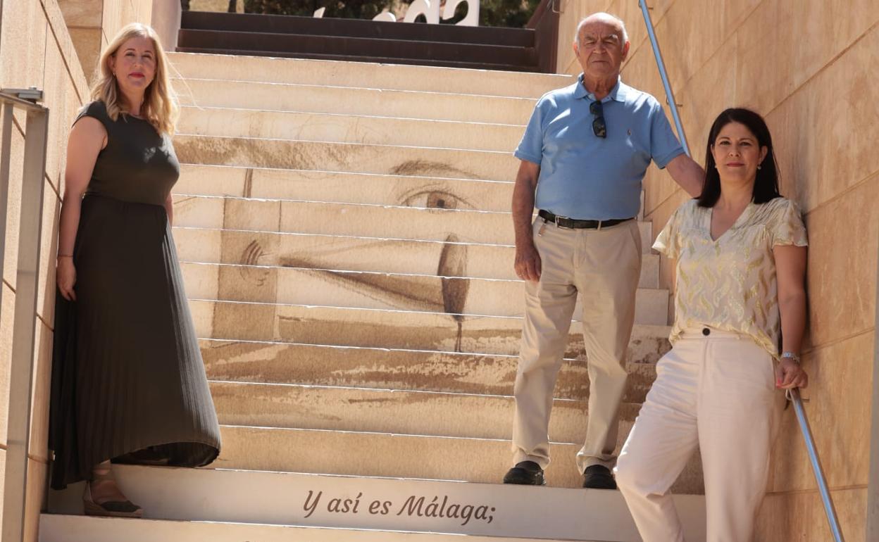 Ana Cabello, Esteban Pérez Estrada y Noelia Losada, en la presntación del poema y el dibujo. 