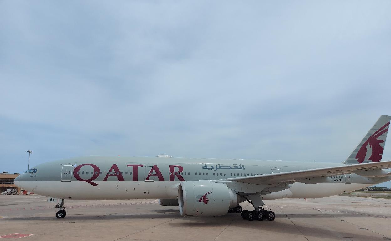 Avión del primer vuelo que ha llegado a Málaga desde Doha. 
