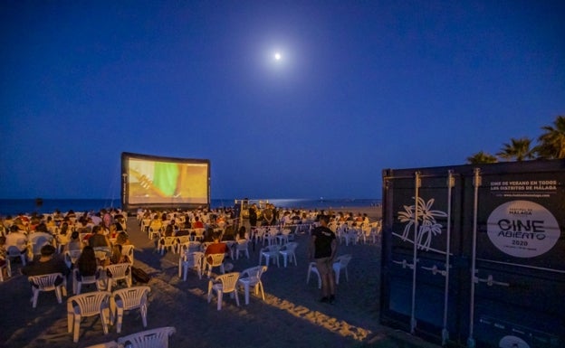 Un ejemplo de Cine Abierto en una de las playas de Málaga, en una pasada edición. 