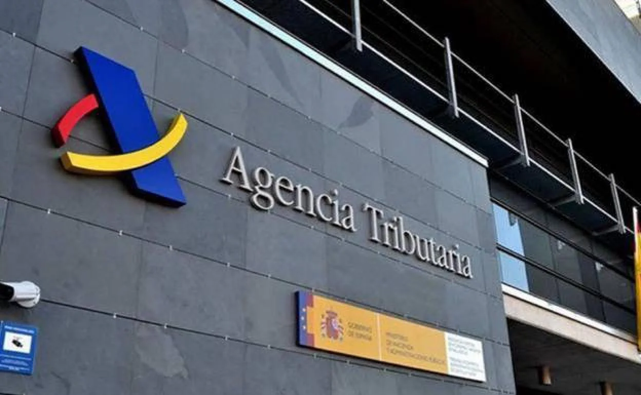 Sucesos Málaga: La red de funcionarios de Hacienda en Málaga cobró por emitir más de un millar de certificados irregulares