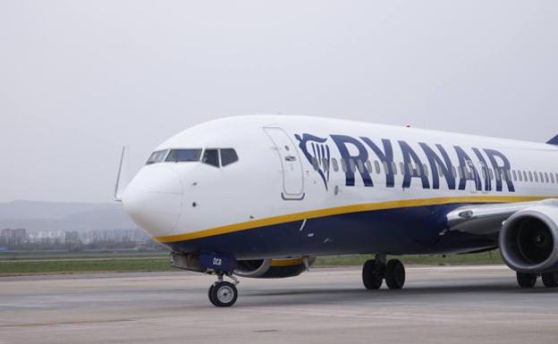 Al menos dieciséis vuelos cancelados por la huelga de tripulantes de cabina de Ryanair en Málaga