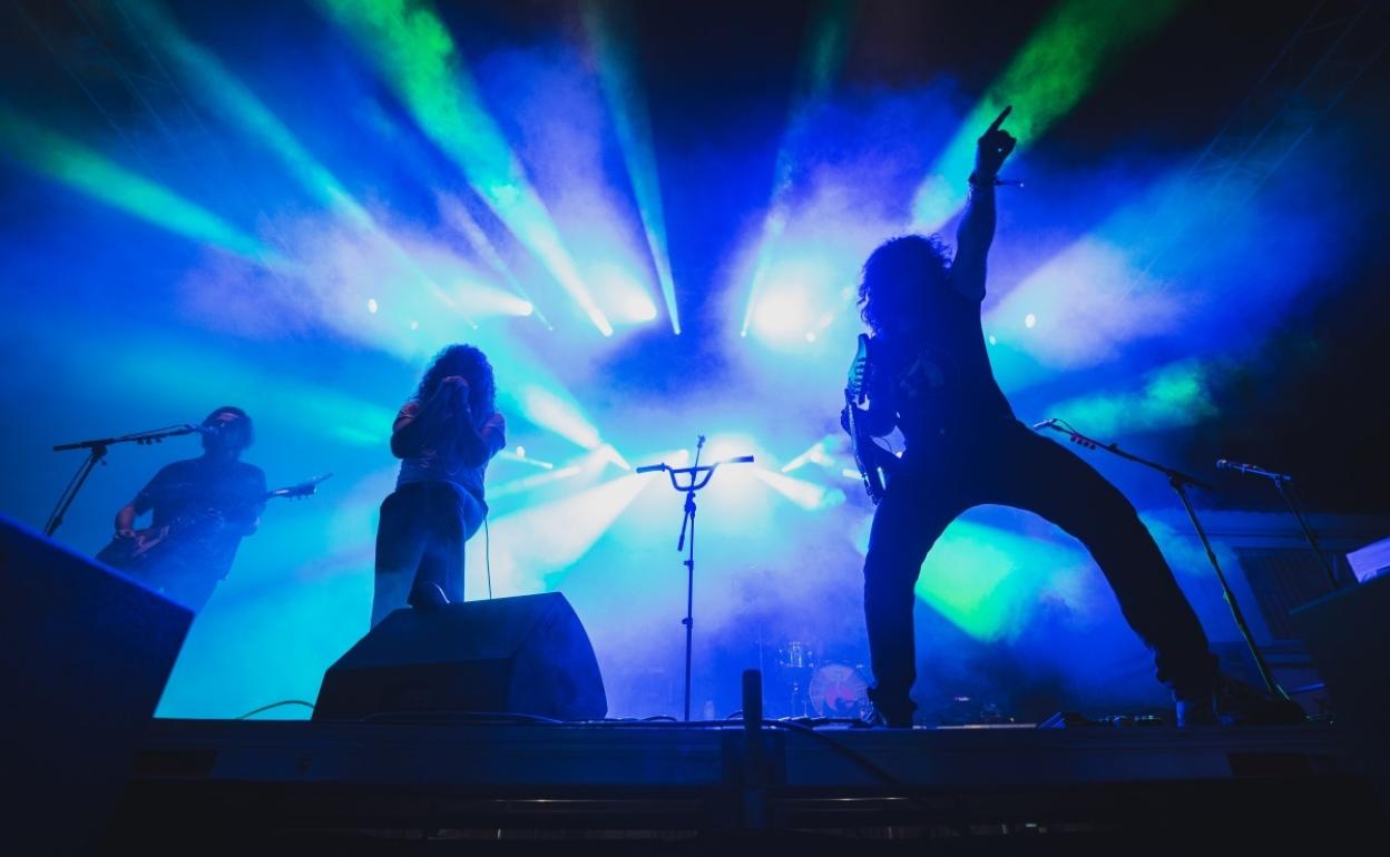 Ojén culmina una noche de hondura y cachondeo