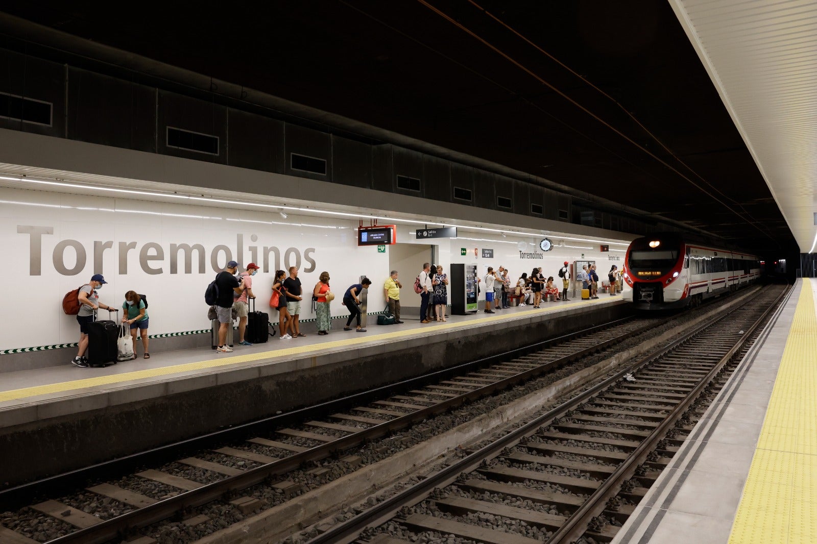 Renfe ha reformado la estación de Cercanías ubicada en el centro de Torremolinos. 