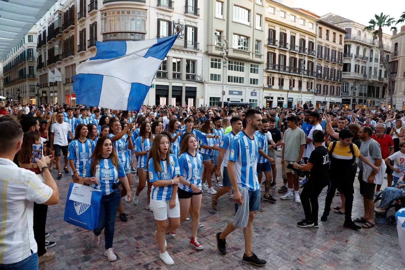 El Málaga desveló la que será la camiseta de su primera equipación 