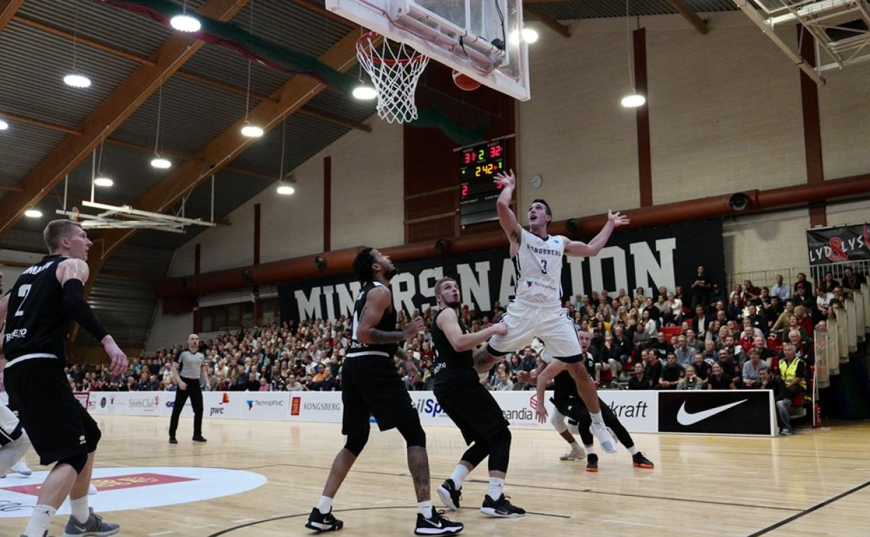 Imagen de un partido del Kongsberg Miners en la FIBA Europe Cup. 