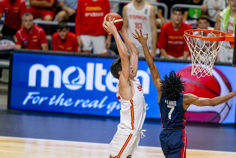 Fotos: El Carpena vibra con España en la final del Mundial sub-17