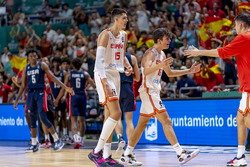 Fotos: El Carpena vibra con España en la final del Mundial sub-17