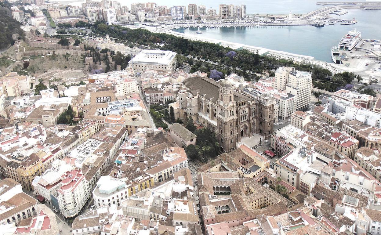 Recreación de la Catedral con el tejado a dos aguas proyectado por el Cabildo. 