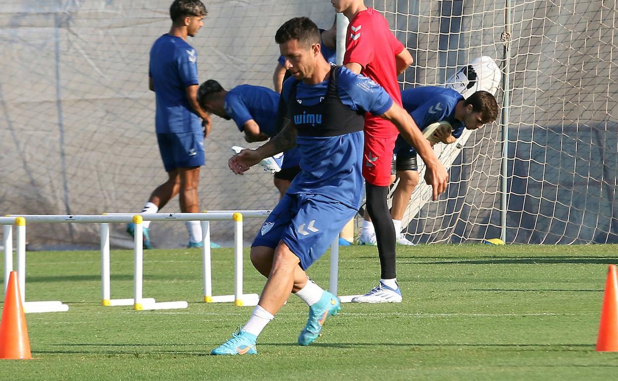 El jugador del Málaga, Rubén Castro, en un entrenamiento con el Málaga.