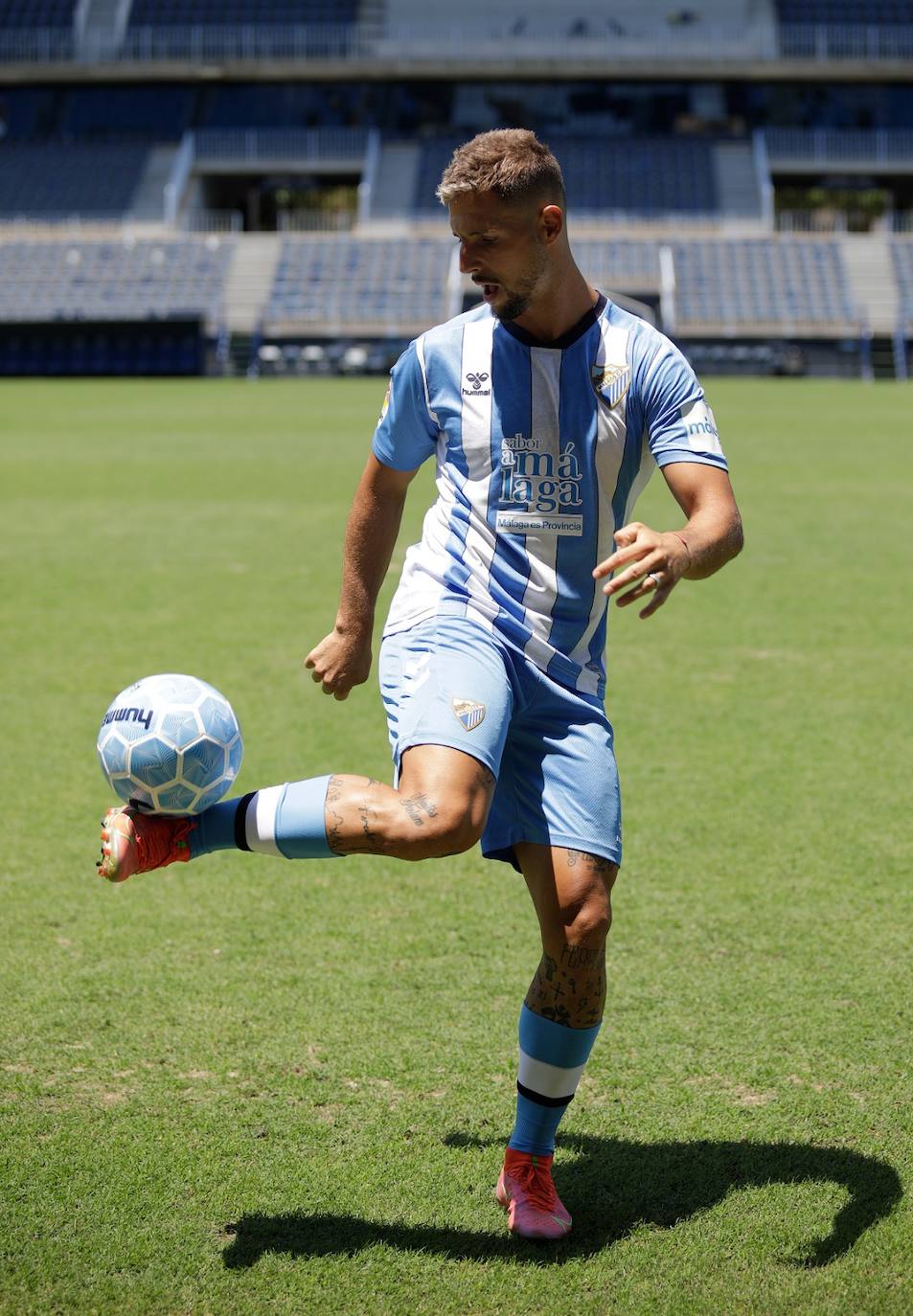El Málaga presentó a los cinco fichajes en La Rosaleda 