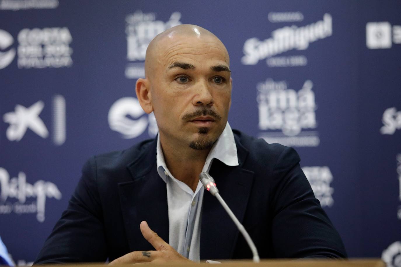 El Málaga presentó a los cinco fichajes en La Rosaleda 