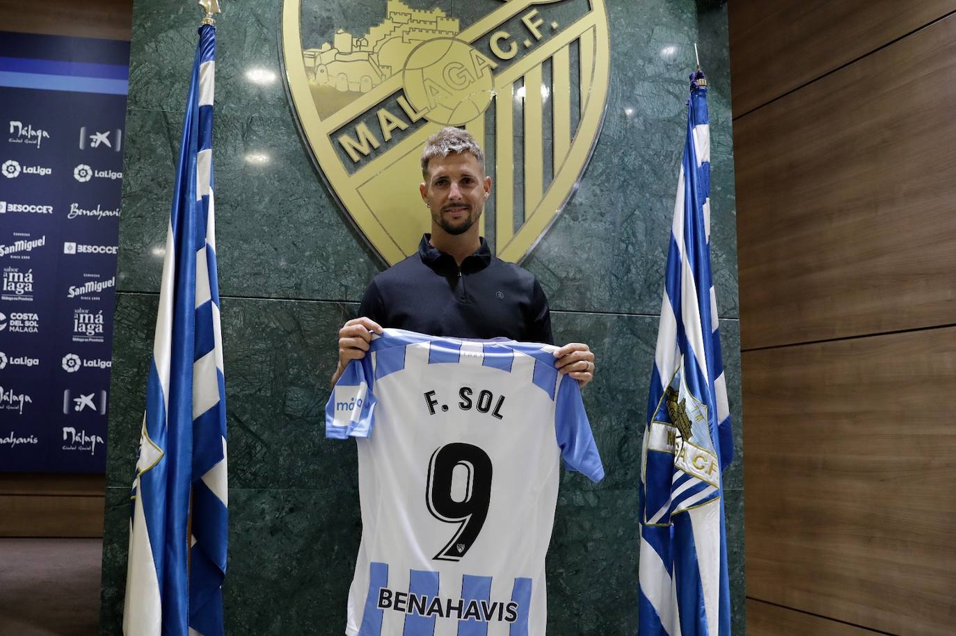 El Málaga presentó a los cinco fichajes en La Rosaleda 