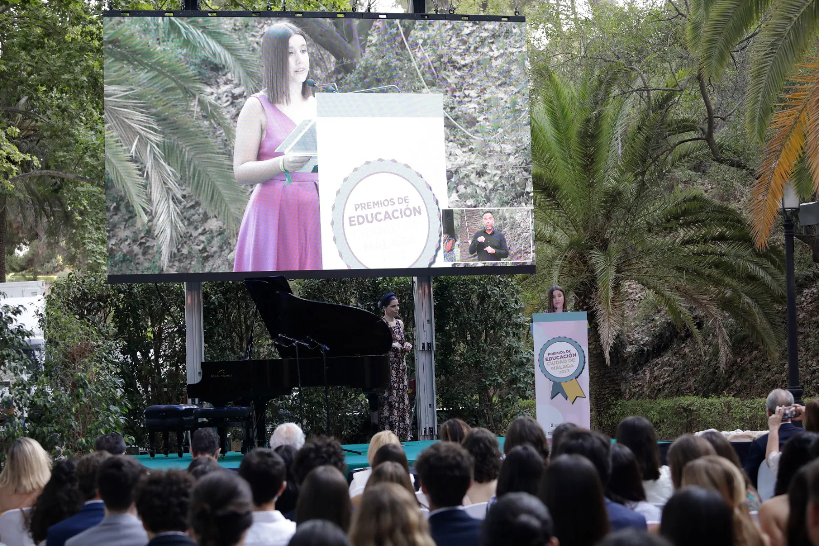 Los estudiantes han sido premiados por el Ayuntamiento. 