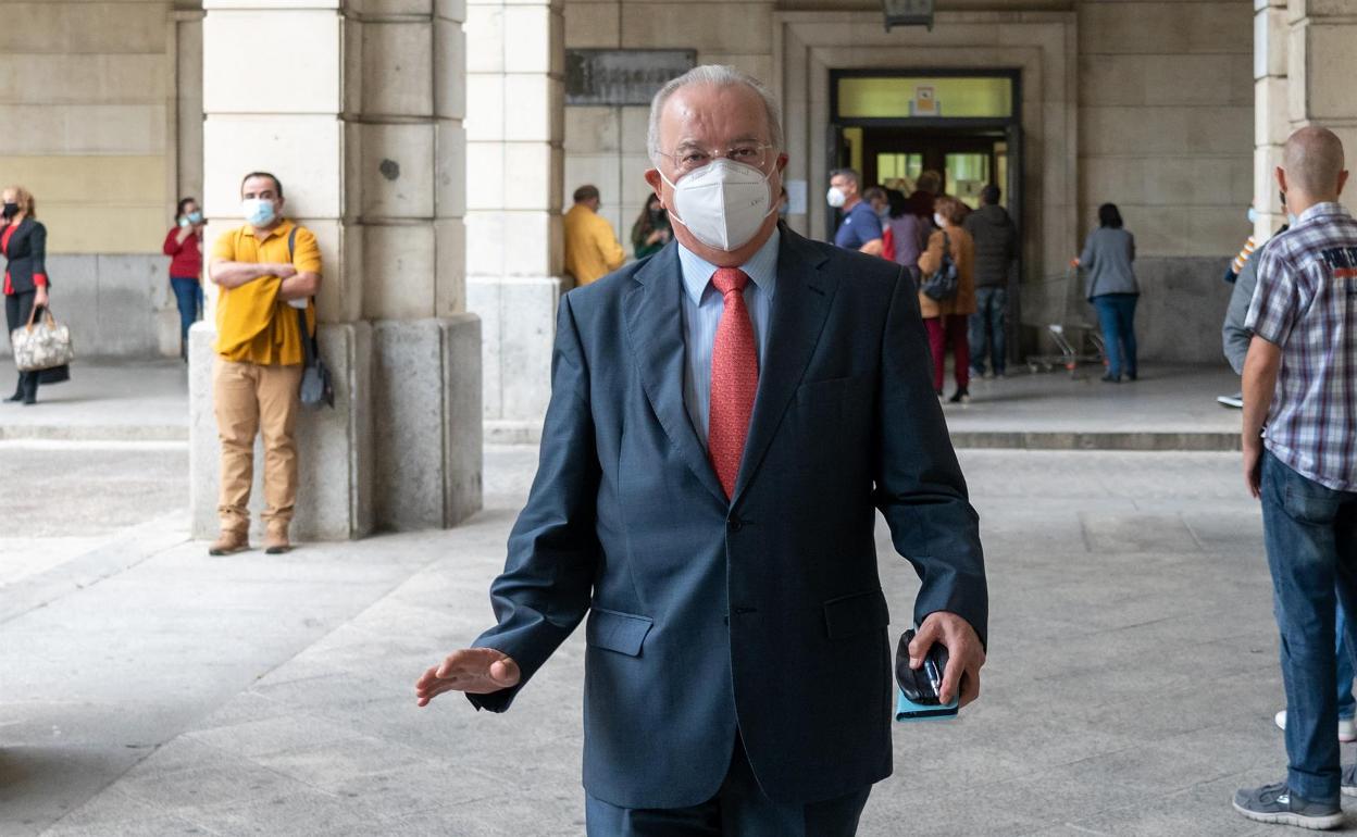 El exconsejero andaluz de Empleo con el PSOE, Antonio Fernández. 