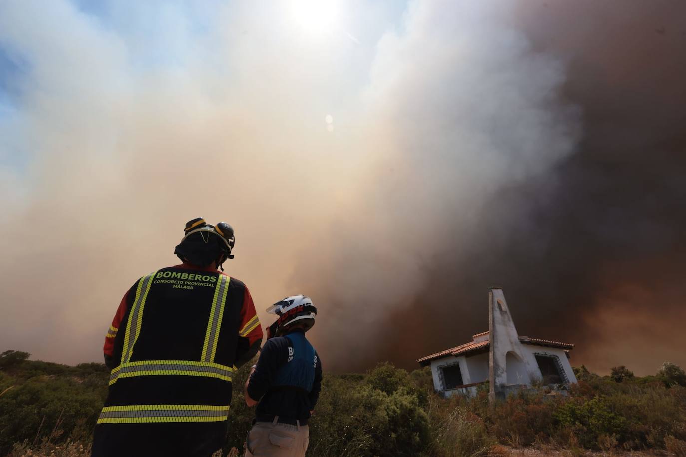 Vista del incendio desde la zona de Alhaurín de la Torre 