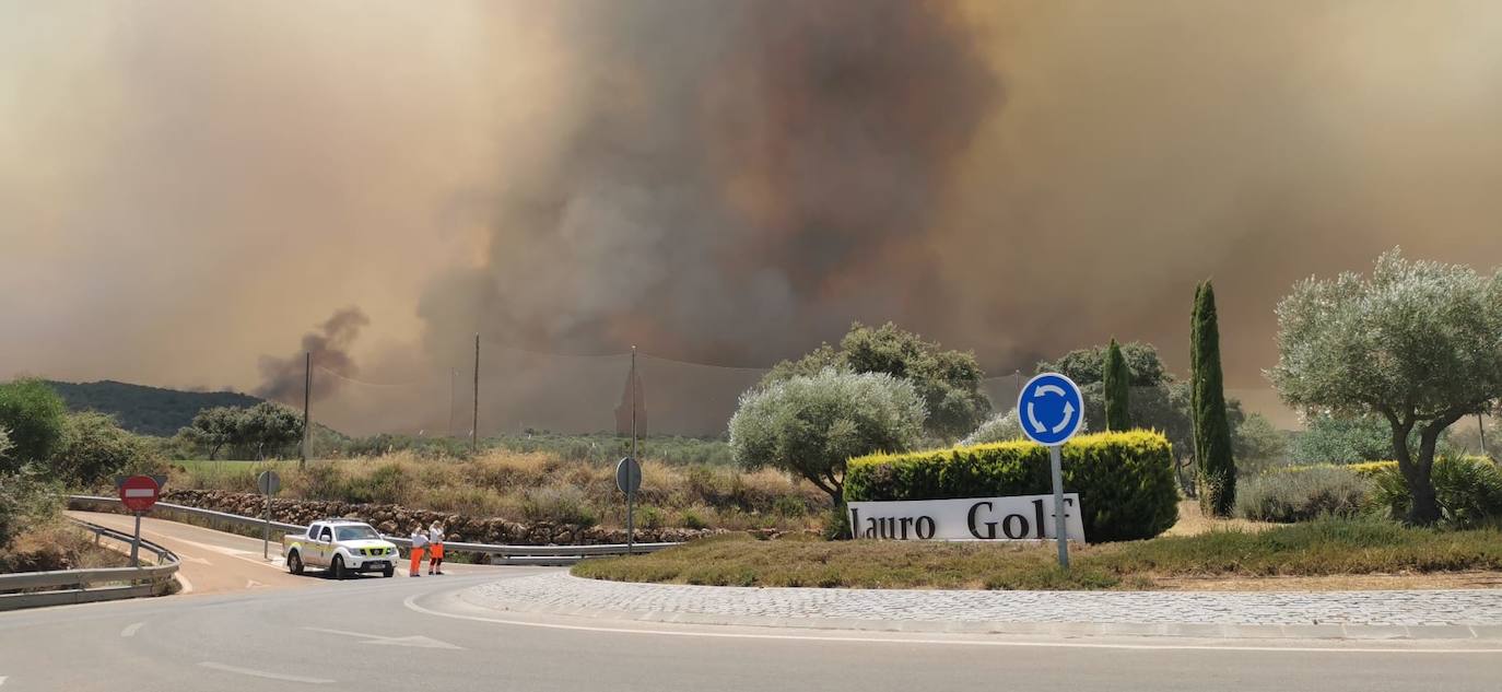 Vista del incendio desde Lauro Golf