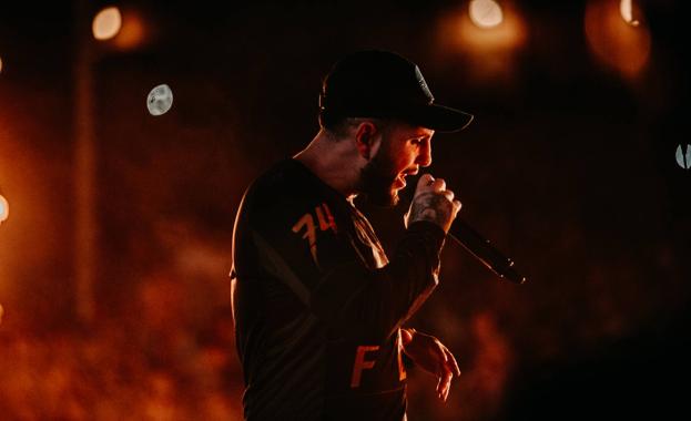 Imagen principal - Torremolinos vive una noche histórica: el último concierto de Daddy Yankee en España
