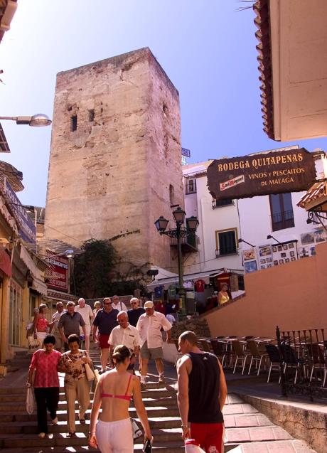 Imagen - A la Torre Pimentel se accede por la emblemática y comercial calle San Miguel.