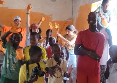 Imagen secundaria 1 - La asociación Eo,Eo de Alhaurín de la Torre consigue recaudar fondos para regalar un ecógrafo a un centro de salud de Senegal