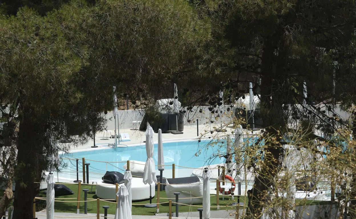 Urbanismo abre expediente al Club Hípico Málaga por la obra de una zona de  piscina y copas | Diario Sur