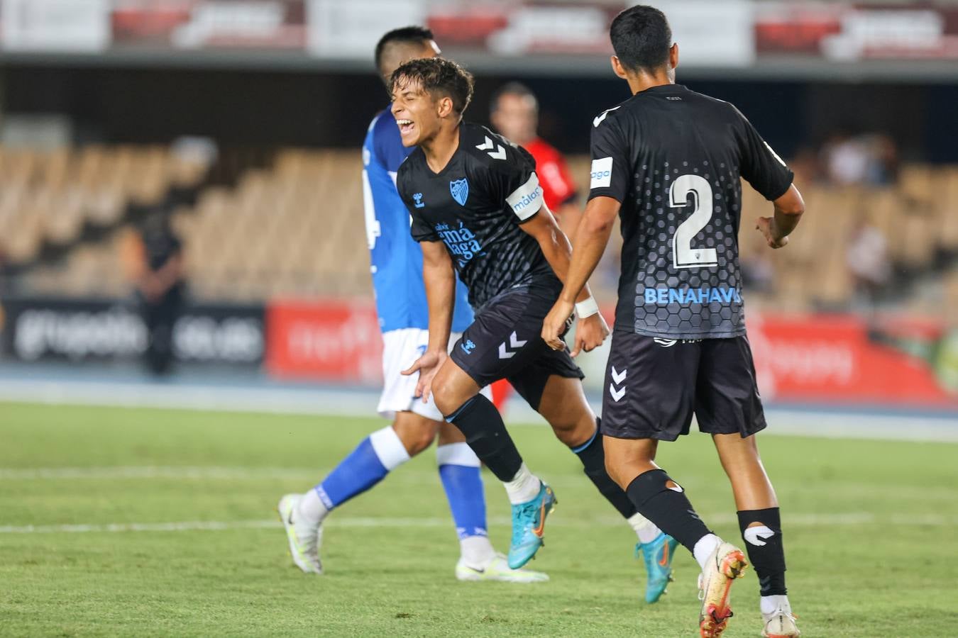 El Málaga disputa un nuevo amistoso ante el Xerez en Chapin. 