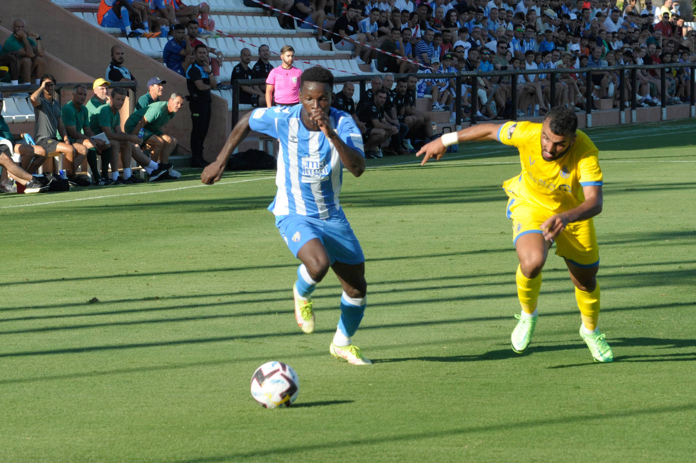 El Málaga acusó el calor y la ausencia de cambios ante el equipo árabe 