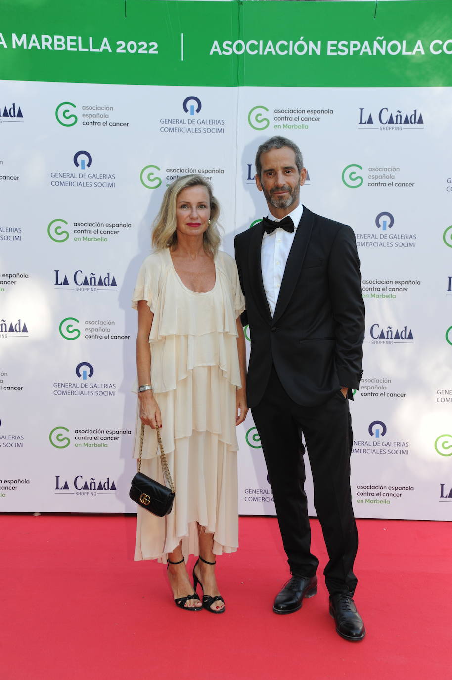 La Cena de Gala de la Asociación Española Contra el Cáncer de Marbella ha regresado por todo lo alto reuniendo a más de 500 personas en la Finca de La Concepción para apoyar la labor de este colectivo que atiende a los pacientes que padecen esta enfermedad y a sus familias